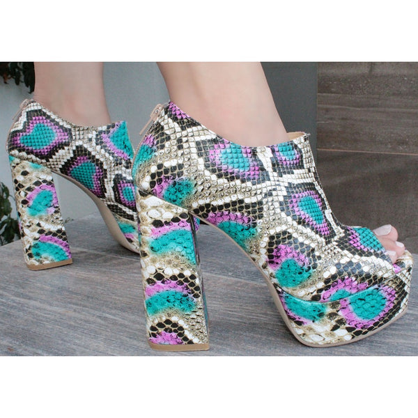 BOTÍN PEEP TOE ANIMAL PRINT DE TACÓN CAMPANA CON PLATAFORMA (MOD 1011)