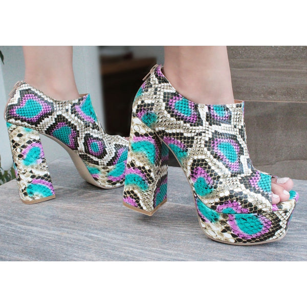 BOTÍN PEEP TOE ANIMAL PRINT DE TACÓN CAMPANA CON PLATAFORMA (MOD 1011)