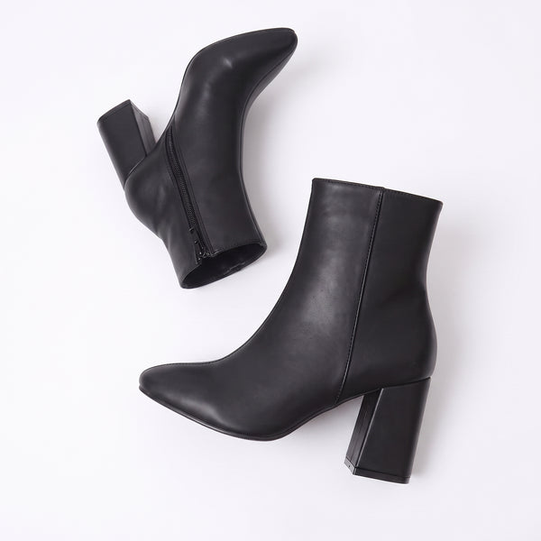BOTÍN NEGRO ELEGANTE CON TACÓN GRUESO PARA MUJER (MOD 840-1)