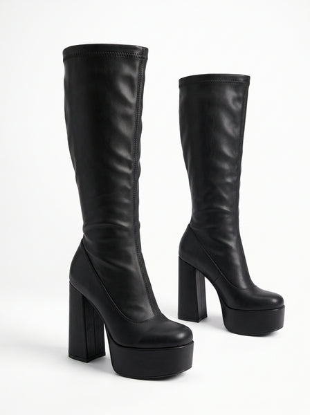 BOTA NEGRA TIPO BRATZ CON TACÓN GRUESO Y PLATAFORMA (MOD 230)
