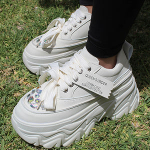 CHUNKY SNEAKERS HUESO CON PIEDRAS (MOD LUCIANA)