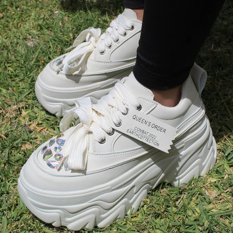 CHUNKY SNEAKERS HUESO CON PIEDRAS (MOD LUCIANA)