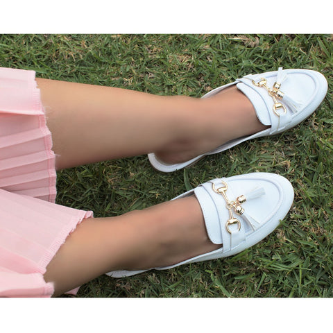 MULE BLANCO CON HERRAJE Y MOTITAS (MOD ANDREA)
