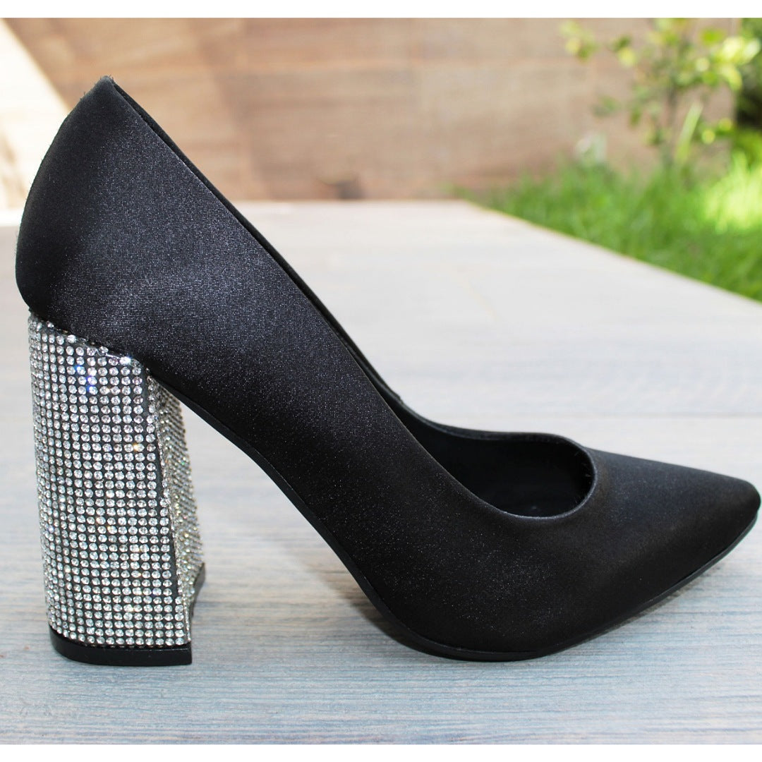 ZAPATILLA NEGRA DE TACÓN CAMPANA CON PIEDRAS (MOD 4000)