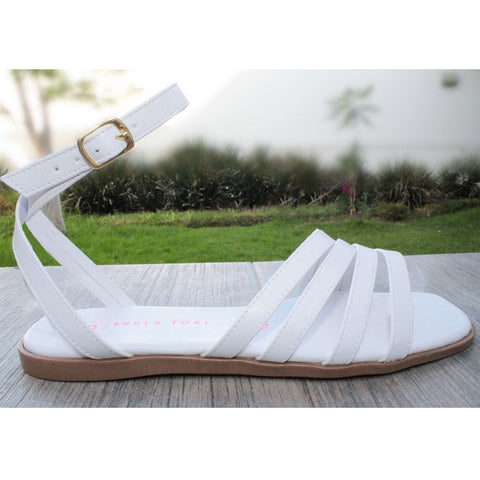 SANDALIA PLANA BLANCA CON TIRAS Y PULSERA (MOD LIRIO-22)