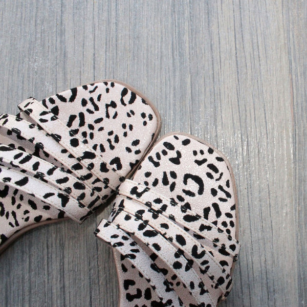 SANDALIA PLANA ANIMAL PRINT CON TIRAS Y PULSERA (MOD LIRIO-22)
