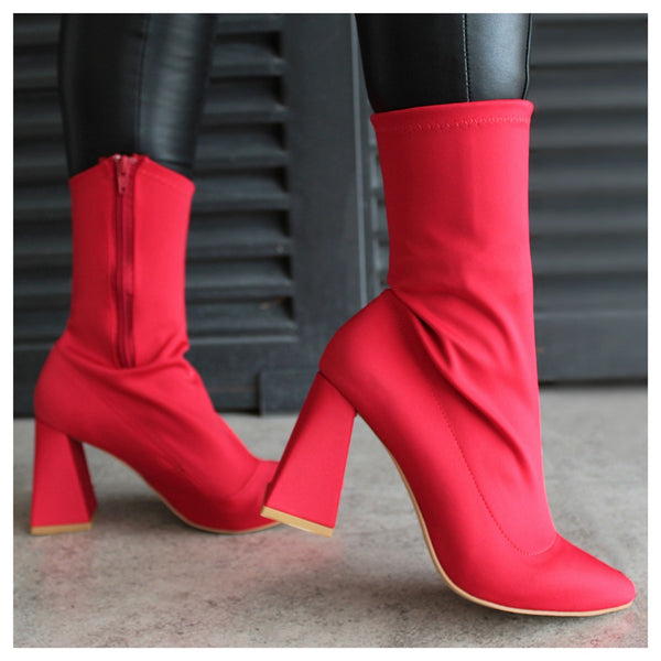 BOTÍN STILETTO STRETCH ROJO DE TACÓN TRIANGULAR (MOD 1012)