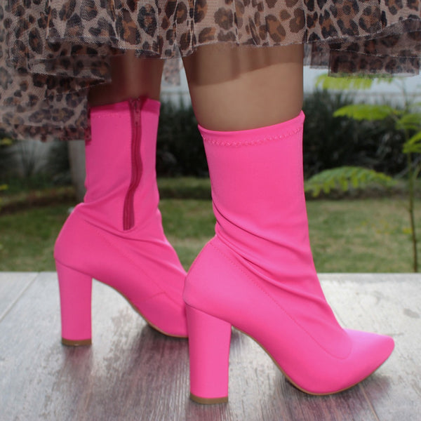 BOTÍN STILETTO STRETCH ROSA NEÓN DE TACÓN GRUESO (MOD 1012)