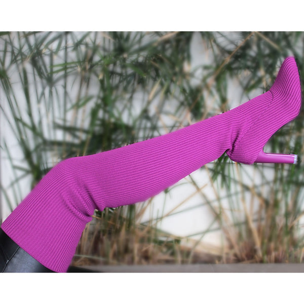 BOTA PUNTAL MORADA DE TACÓN GRUESO (MOD KENIA)