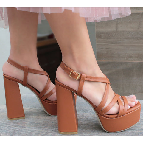 SANDALIA CAMEL DE TACÓN CAMPANA CON PLATAFORMA (MOD 7006)