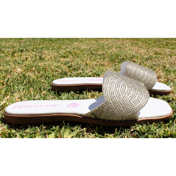 SANDALIA PLANA BLANCA CON PIEDRAS (MOD LIRIO-24)