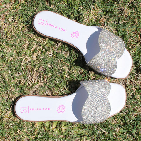 SANDALIA PLANA BLANCA CON PIEDRAS (MOD LIRIO-24)