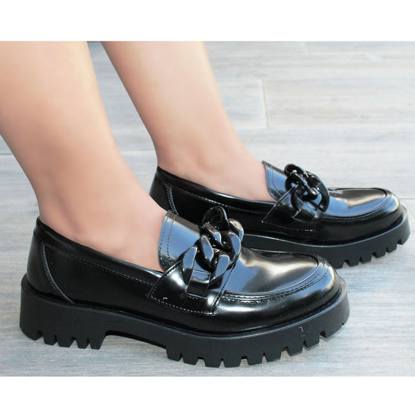 MOCASÍN CON PLATAFORMA Y CADENA (MOD 193)