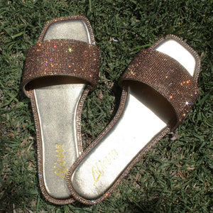 SANDALIA PLANA ORO CON PIEDRAS (MOD KENNA)