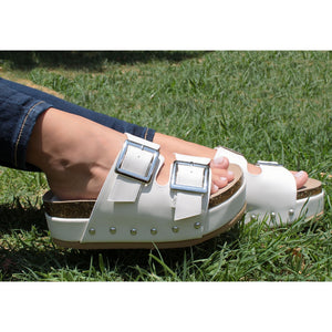 SANDALIA CON PLATAFORMA HUESO CON HEBILLAS (MOD 1100)