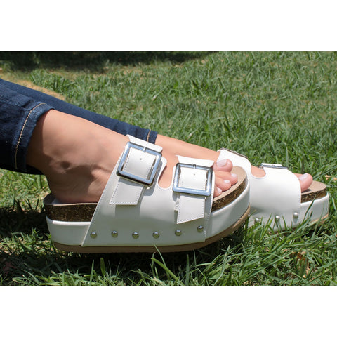 SANDALIA CON PLATAFORMA HUESO CON HEBILLAS (MOD 1100)