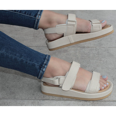 HUARACHE BEIGE CON PULSERA (MOD 537)