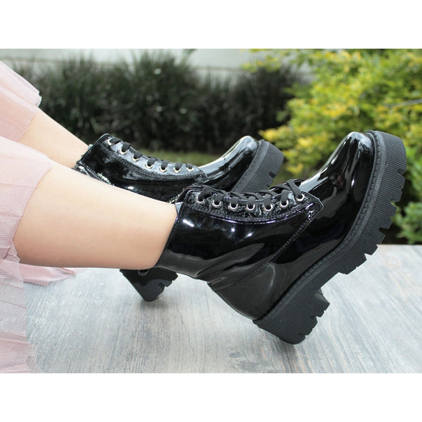 BOTIN MILITAR NEGRO CON AGUJETAS (MOD 8000)