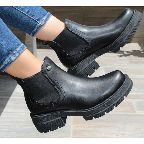 BOTIN TRACK NEGRO CON RESORTE (MOD 222)