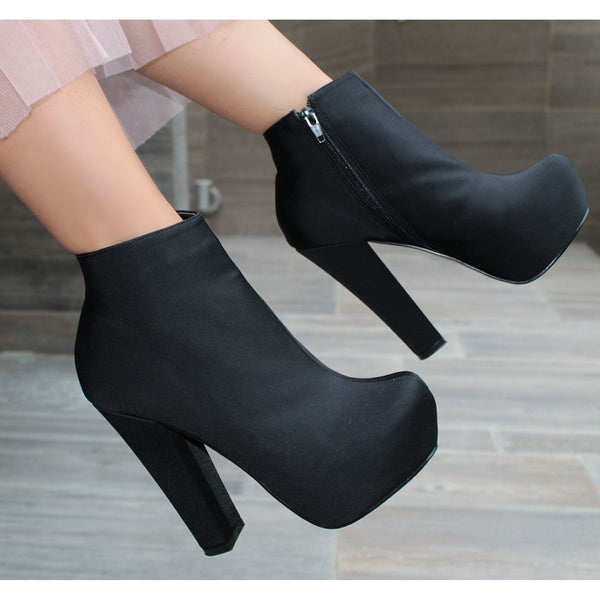 BOTINES NEGROS CASUALES DE TACÓN ALTO CON PLATAFORMA (MOD 360)