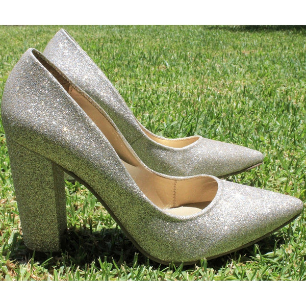 ZAPATILLA DORADA DE TACÓN GRUESO CON GLITTER (MOD 4000)