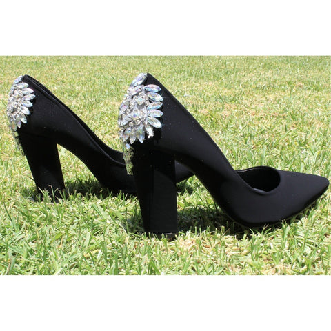 ZAPATILLA NEGRA CON TACÓN GRUESO Y HERRAJE (MOD 4000)