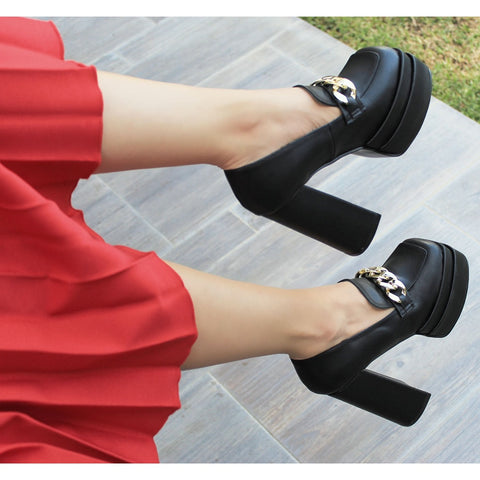 MOCASÍN NEGRO DE TACÓN CAMPANA CON PLATAFORMA Y CADENA (MOD 3600)