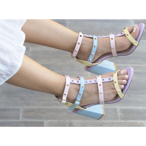 SANDALIA MULTICOLOR PASTEL CON ESTOPEROLES (MOD 0511)