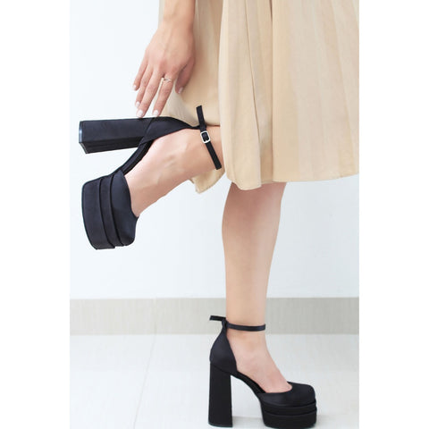 ZAPATILLA NEGRA TACÓN GRUESO (MOD 3602)