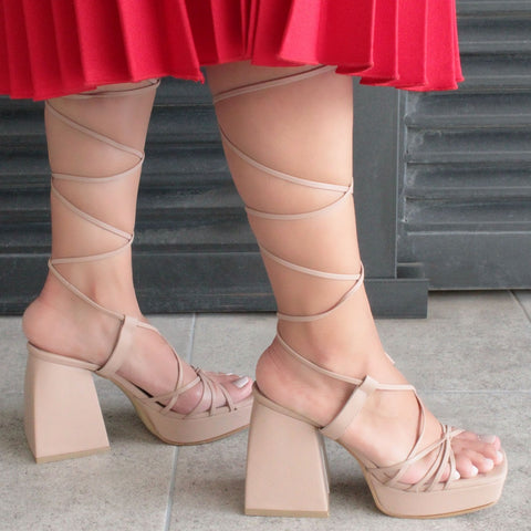 SANDALIA NUDE TACÓN GRUESO CON TIRAS (MOD 3253)