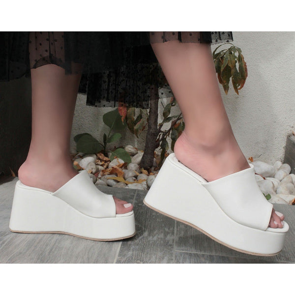 SANDALIA PLATAFORMA CREMA (MOD 3502)