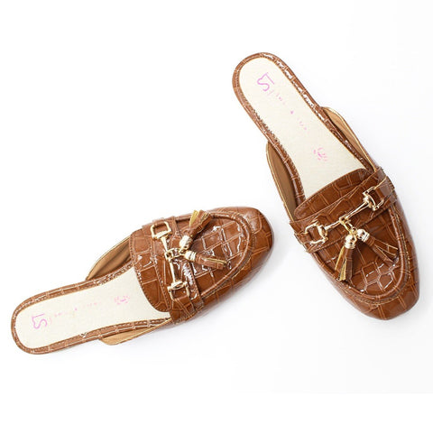 MULE MIEL CON HERRAJE Y MOTITAS (MOD ANDREA)