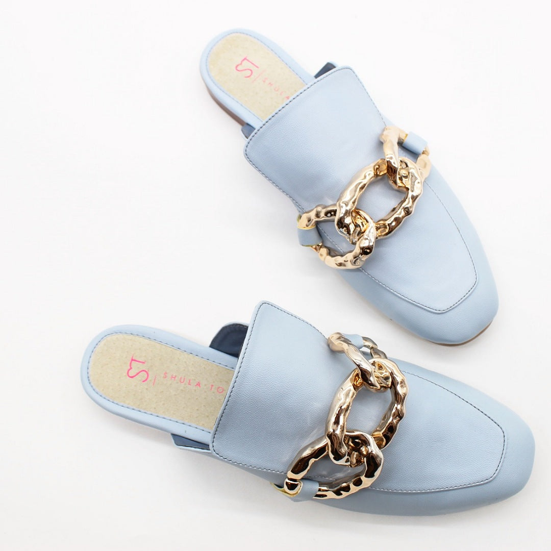 MULE AZUL CIELO CON CADENA (MOD ANDREA)