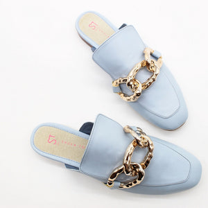 MULE AZUL CIELO CON CADENA (MOD ANDREA)