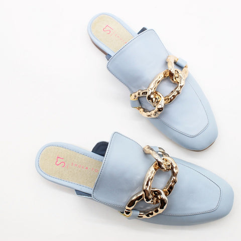 MULE AZUL CIELO CON CADENA (MOD ANDREA)