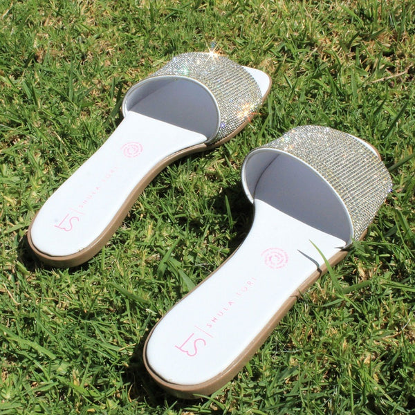 SANDALIA PLANA BLANCA CON PIEDRAS (MOD LIRIO-12)