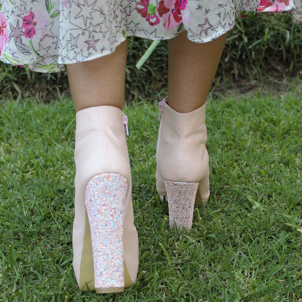 BOTÍN PEEP TOE NUDE DE TACÓN GRUESO BRILLANTE CON PLATAFORMA (MOD 362)
