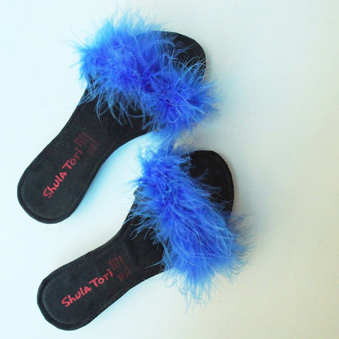 SANDALIA PLANA PLUMAS (MOD S-02)