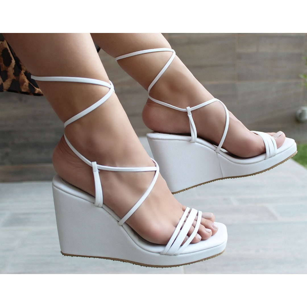 PLATAFORMA BLANCA CON TIRAS (MOD 074)