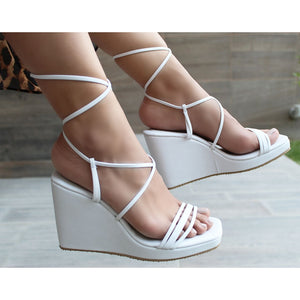 PLATAFORMA BLANCA CON TIRAS (MOD 074)