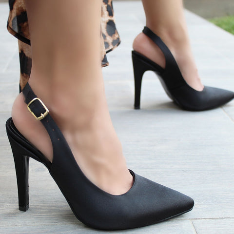 ZAPATILLA PUNTAL NEGRA DE TACÓN DE AGUJA CON PULSERA (MOD 4004)