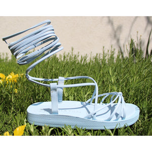 SANDALIA CELESTE CON TIRAS (MOD 27720)