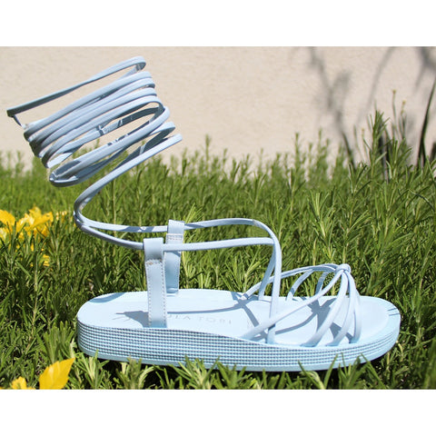 SANDALIA CELESTE CON TIRAS (MOD 27720)