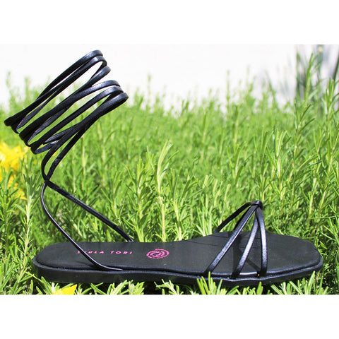SANDALIA NEGRA CON TIRAS (MOD LIRIO-19)
